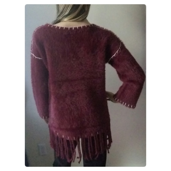 FUZZY WINE FRINGE SWEATER! - Picture 5 of 7